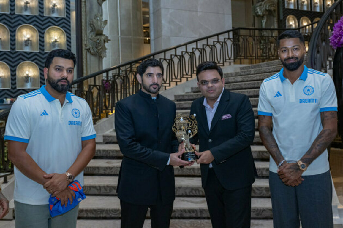Hamdan bin Mohammed meets with Chairman of International Cricket Council, Indian cricket stars
