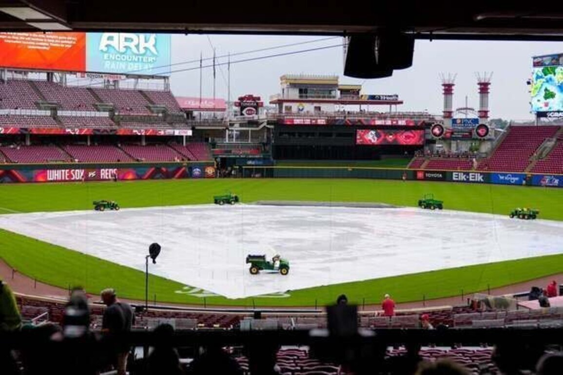 Cards, Reds to play Saturday doubleheader after postponement