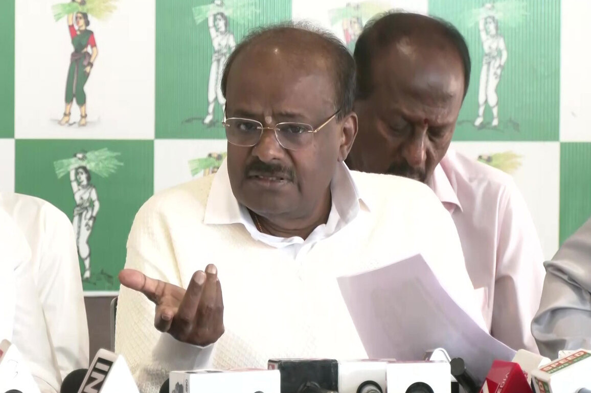 "Won't allow even an inch of land to be taken": Union Minister HD Kumaraswamy on Bidadi Township issue