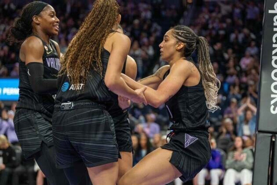 Valkyries look to ride momentum against struggling Storm