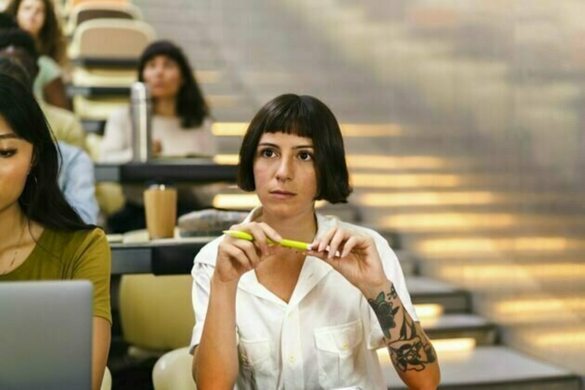Some unis are moving away from in-person lectures. Here's why that's not such a bad thing