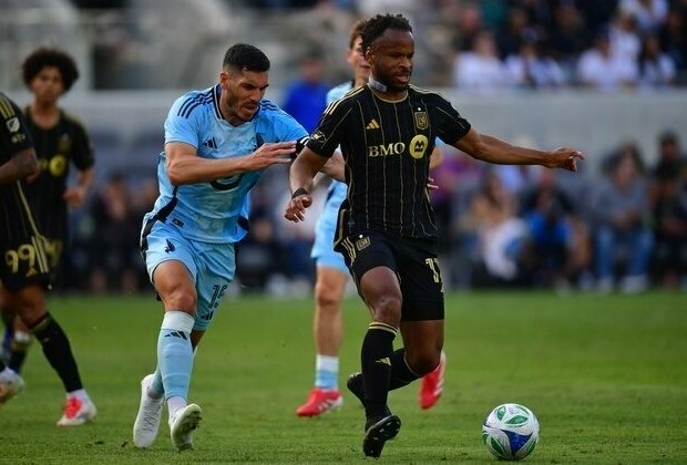 Jeremy Ebobisse plays hero as LAFC tops Minnesota United 1-0