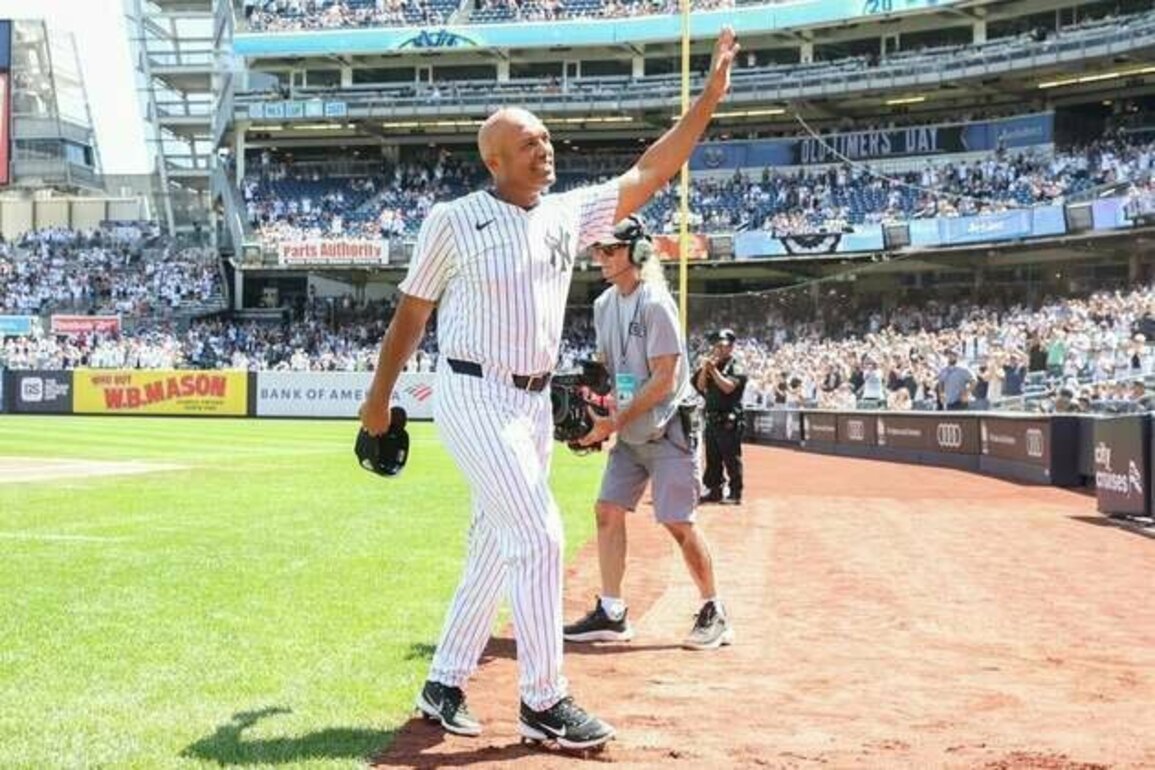 Mariano Rivera tears Achilles during Yankees' Old-Timers Day game