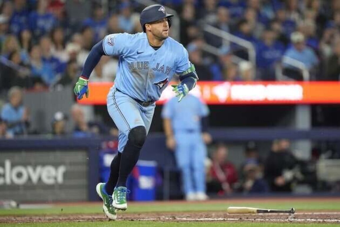 Blue Jays place OF/DH George Springer (toe) on 10-day IL