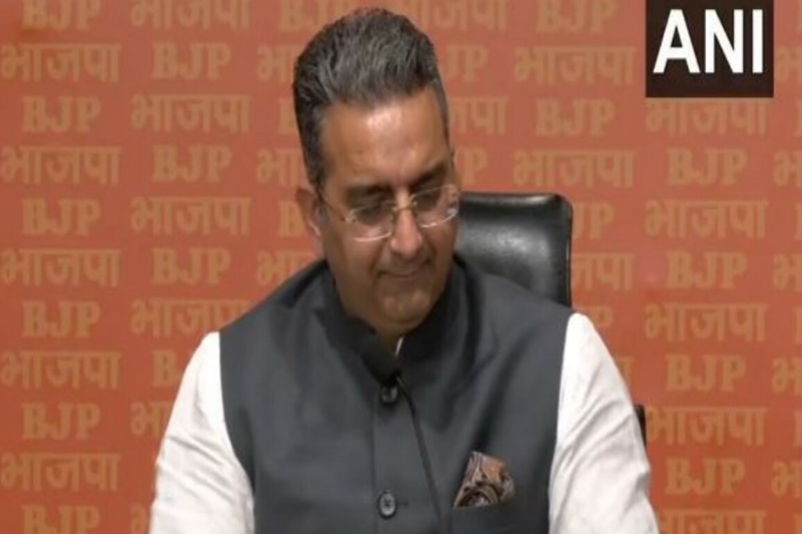 "Sonia Gandhi, Rahul Gandhi should resign": BJP's Gaurav Bhatia attacks Congress over Bofors scam