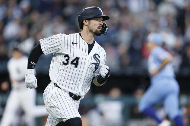 White Sox sweep Royals, climb above .500 with fifth straight win