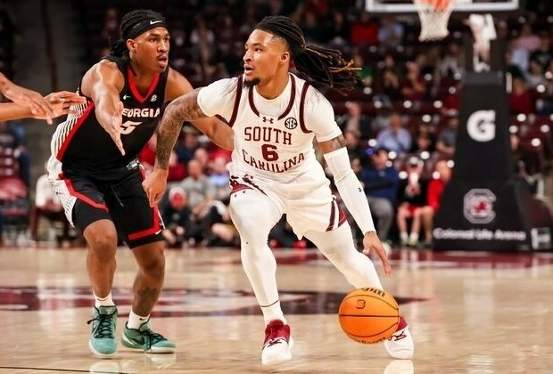 Georgia holds off South Carolina for third straight victory