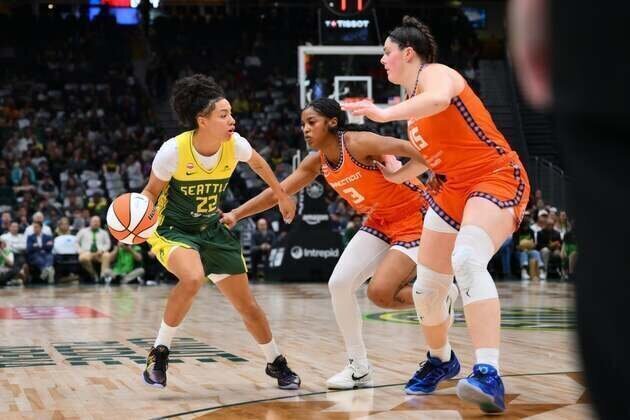 Kennedy Burke's clutch play lifts Sun past Storm for first win