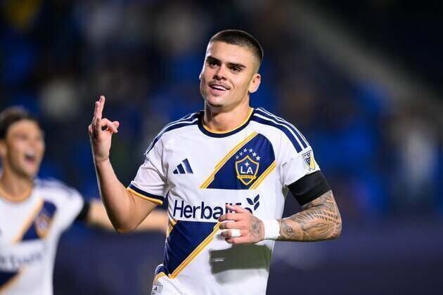 CONCACAF Champions Cup: Galaxy's Gabriel Pec nets hat trick