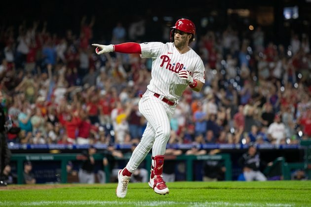 Phillies look for offense against Cubs
