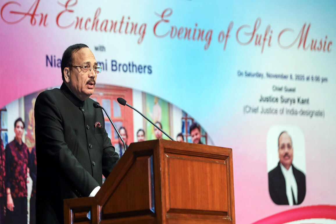44 former HC and SC judges issue statement objecting to 'motivated campaign' against CJI Kant's remarks on Rohingyas