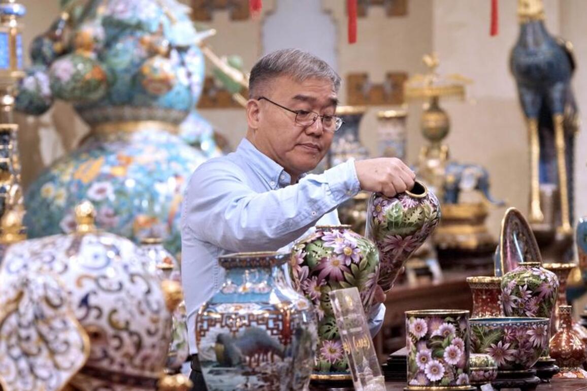 Feature: A Chinese ancient art finds new life in modern world
