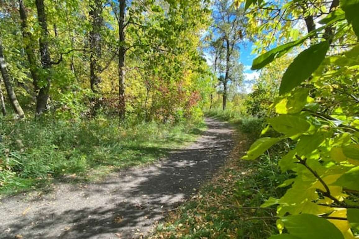 Hiking trails closed in all Manitoba provincial parks, camping restricted as wildfires spread