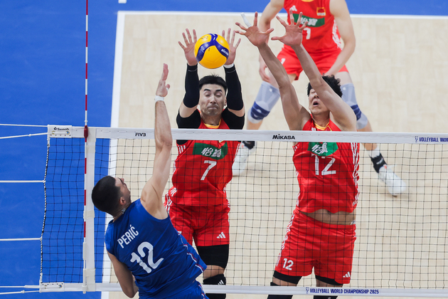 (SP)THE PHILIPPINES-PASAY CITY-VOLLEYBALL-FIVB MEN'S WORLD CHAMPIONSHIP 2025-CHN VS SRB