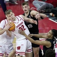 Top 25 roundup: Wisconsin tops No. 10 Michigan St. for another upset win