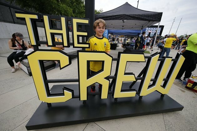 Crew acquire Ukrainian D Yevhen Cheberko