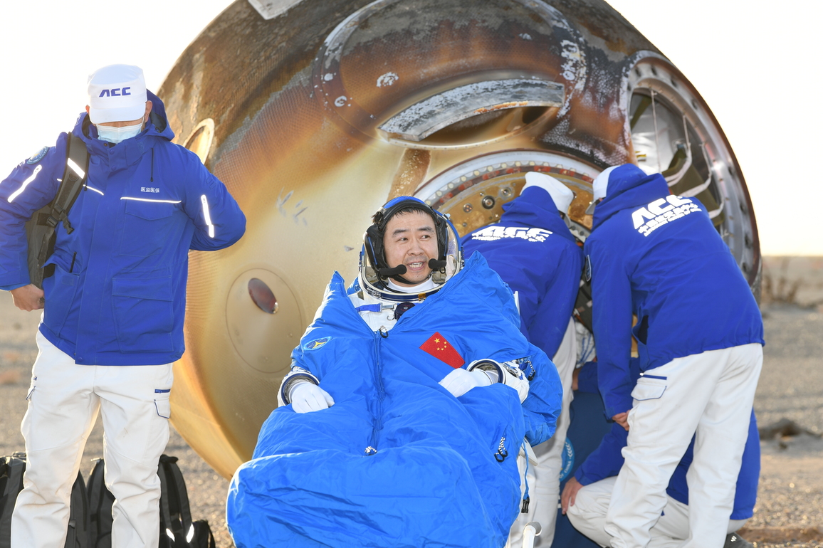FOCUS | Shenzhou-20 crew return mission a complete success: official