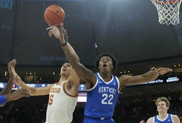 Tre Johnson (32 points), Texas upend No. 15 Kentucky