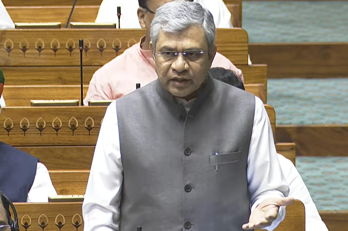 Ashwini Vaishnaw urges states to cooperate on projects, Railways not a matter of politics