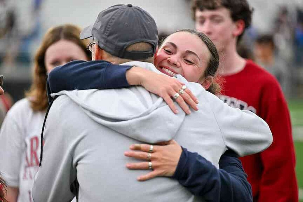 PHOTOS- Fayetteville High seniors bid farewell to teachers - Northwest Arkansas Democrat-Gazette