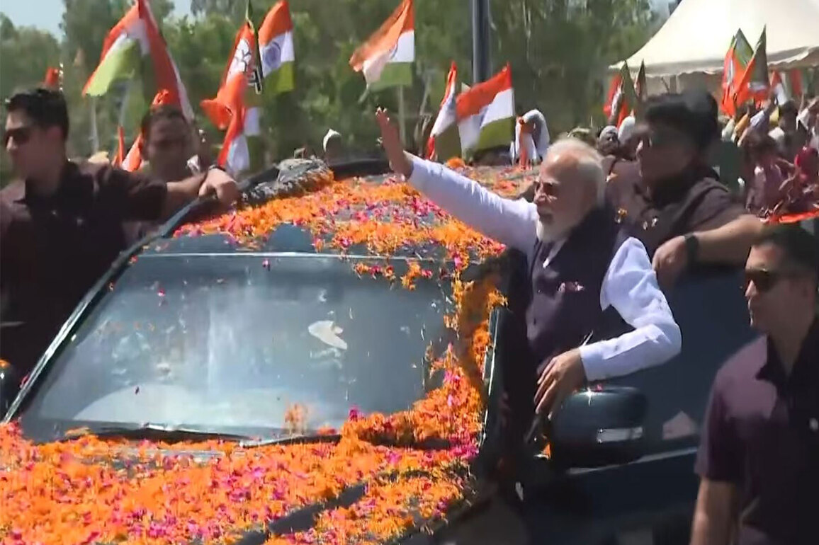 PM Modi holds roadshow in UP's Saharanpur ahead of Delhi-Dehradun Economic Corridor inauguration