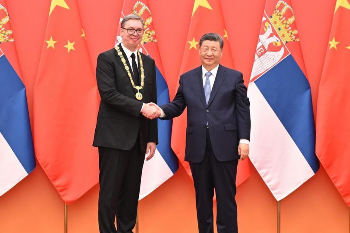 Xi's Album | Xi awards Serbian President Aleksandar Vucic China's friendship medal