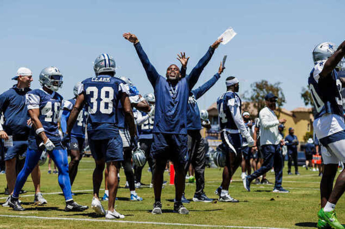 Updates: 3 assistants to coach Senior Bowl