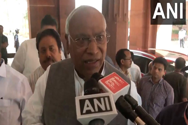 Trump "a businessman, Aur humara customer phas gaya..." says Congress Prez Kharge; party to raise US "reciprocal tarrifs" in Parliament