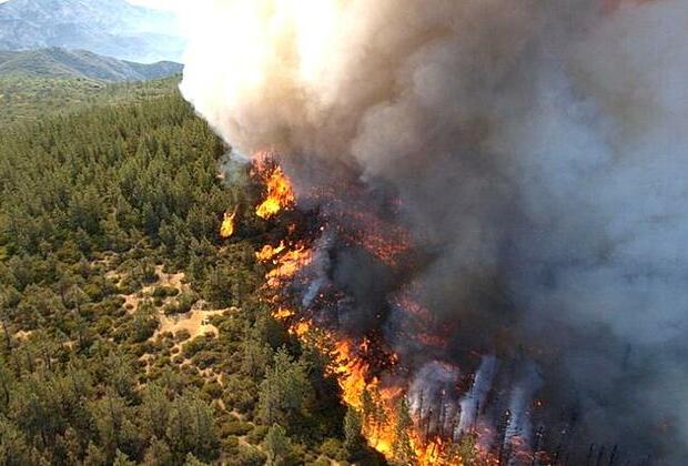 Wildfire east of LA threaten 35,000 homes