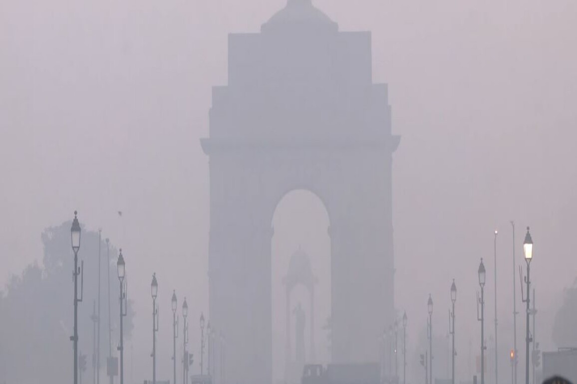 Delhi records AQI level of 349 day after GRAP III lifted