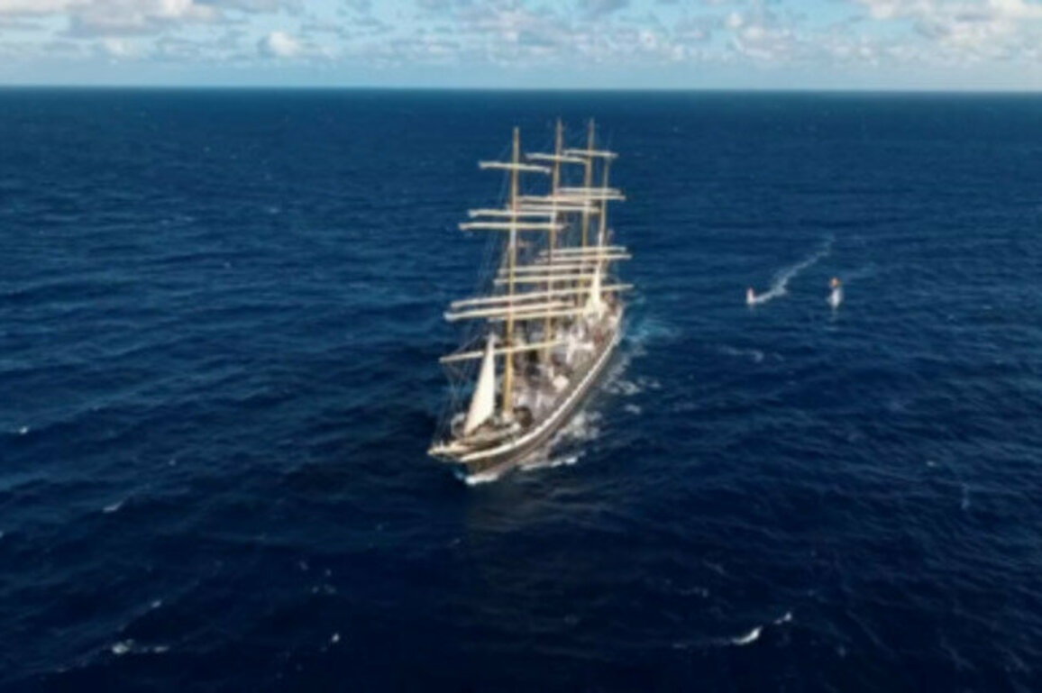 Legendary Russian ship arrives in Mauritius (VIDEO, PHOTOS)