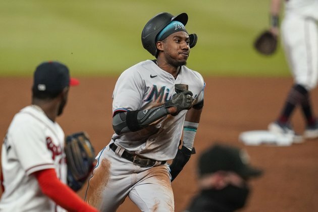 Marlins try to salvage series finale vs. Braves