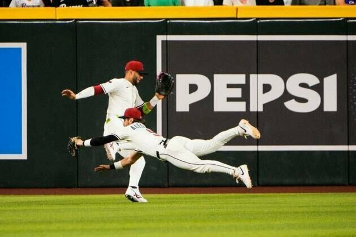 D-backs LF Lourdes Gurriel Jr. diagnosed with torn ACL