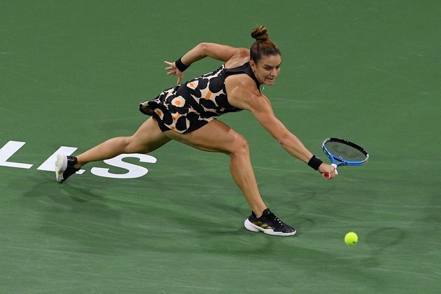 Top seed Maria Sakkari wins with defense in St. Petersburg opener