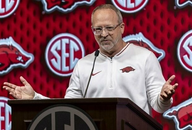 Arkansas coach Mike Neighbors resigns after 8 seasons