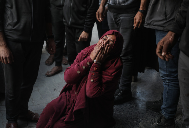 MIDEAST-GAZA CITY-HOSPITAL-MOURNING