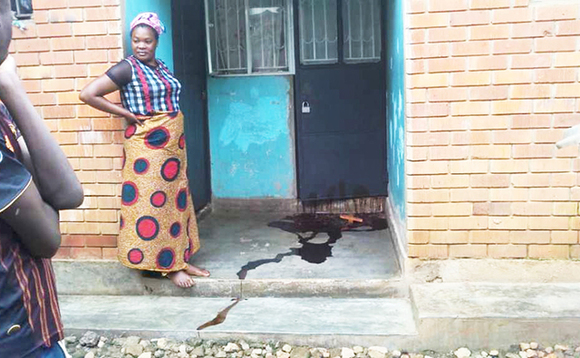 Omutuuze ng'ali ku mulyango gwa Mbabazi we baayiye omusaayi Omutuuze ng'ali ku mulyango gwa Mbabazi we baayiye omusaayi