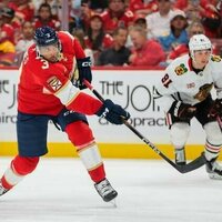 Panthers pick up where they left off, nab late winner to beat Blackhawks
