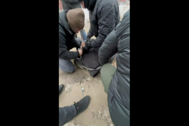 Russia detains nine over calls to murder soldiers and families