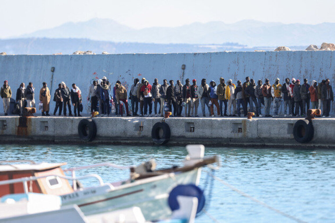 Greek Coast Guard rescues 840 migrants south of Crete over five days