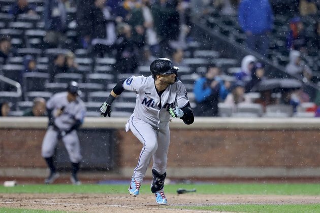 After endless night in N.Y., Marlins return to work vs. Pirates