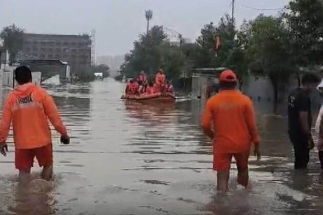 Gujarat: NDRF evacuates 85 people in Surat amid heavy rainfall