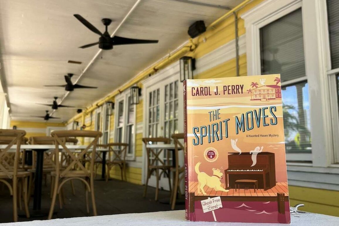 The Spirit Moves- Adorable Ghosts, Gulfport, and Murder