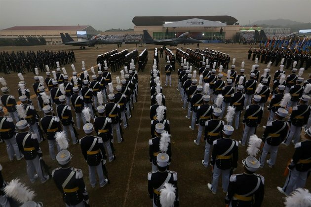 South Korea to cut army by 100 000 in three years