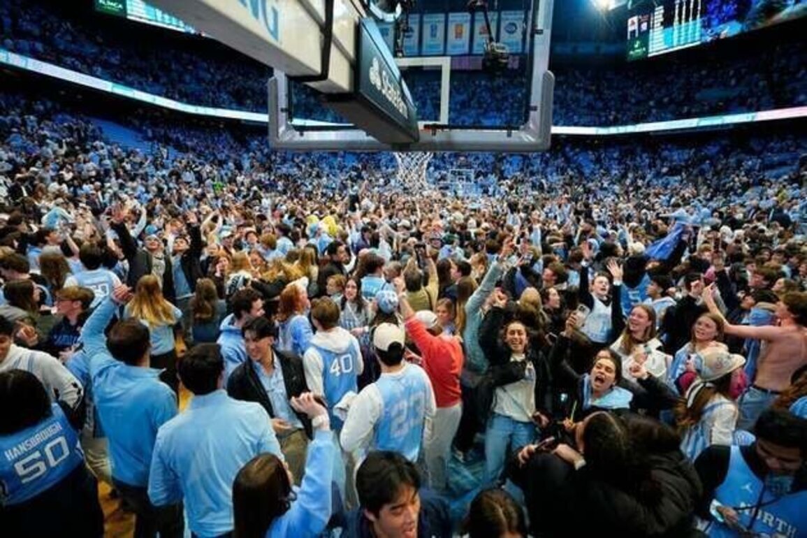 ACC fines North Carolina $50K for court-storming vs. Duke