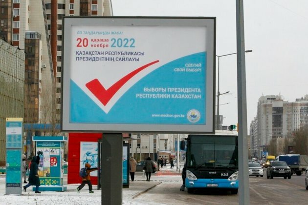 Kazakh Leader Stages Snap Vote to Emerge From Predecessor&#039;s Shadow