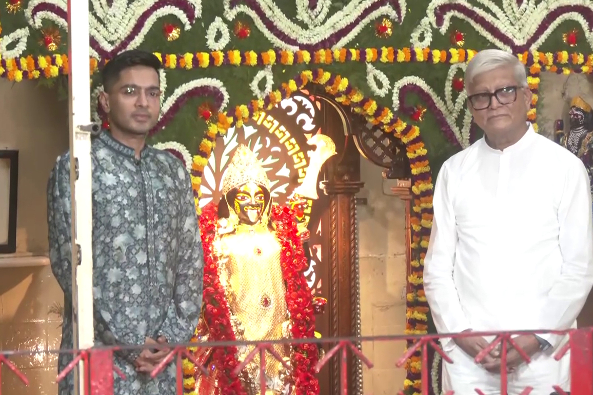 TMC MP Abhishek Banerjee visits Kalighat temple in Kolkata on occasion of Kali Puja