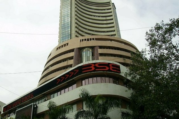 Sensex tumbles by 298 points, banking stocks bleed