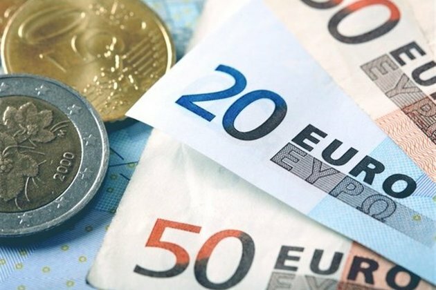 Brexit Deal Helps Keep Euro Close to Seven-Week High