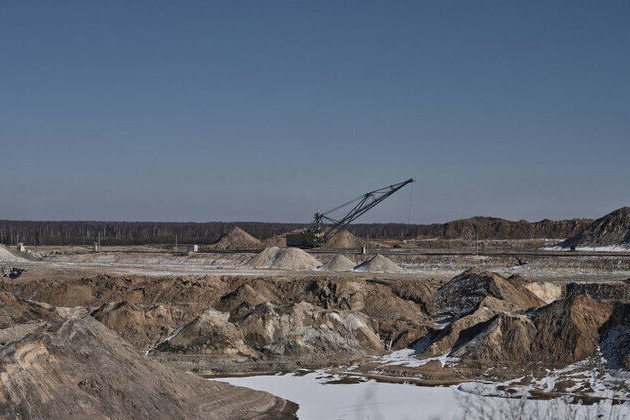 Kiev awards major mining project to Trump-linked investors